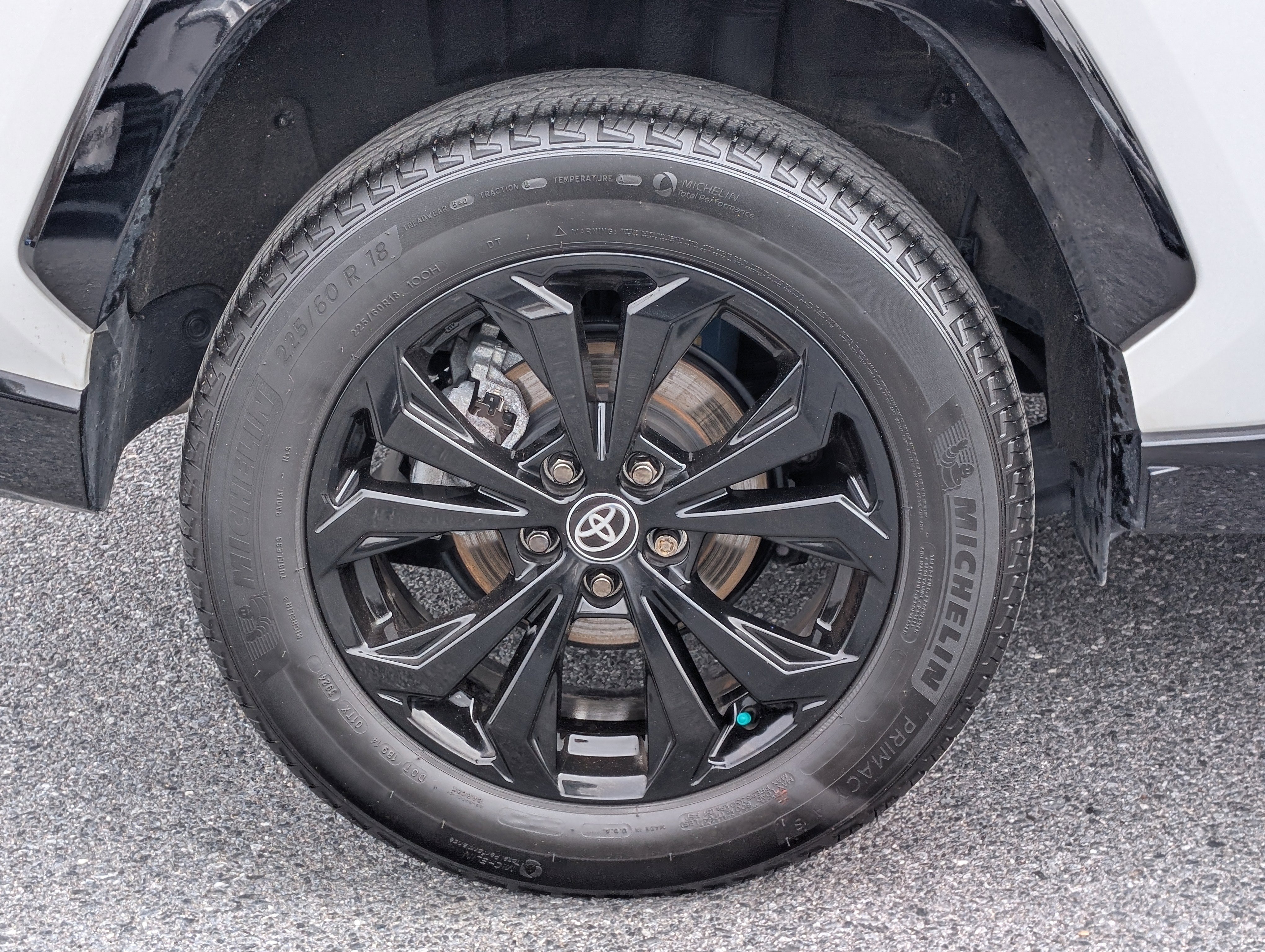 Used 2024 Toyota RAV4 SE w/ Convenience Package image 10