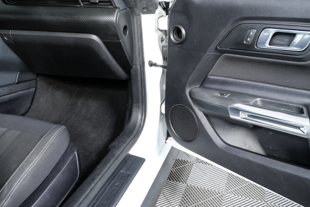 Used 2019 Ford Mustang Coupe image 16