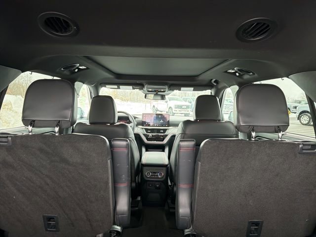 Used 2025 Ford Explorer ST image 10