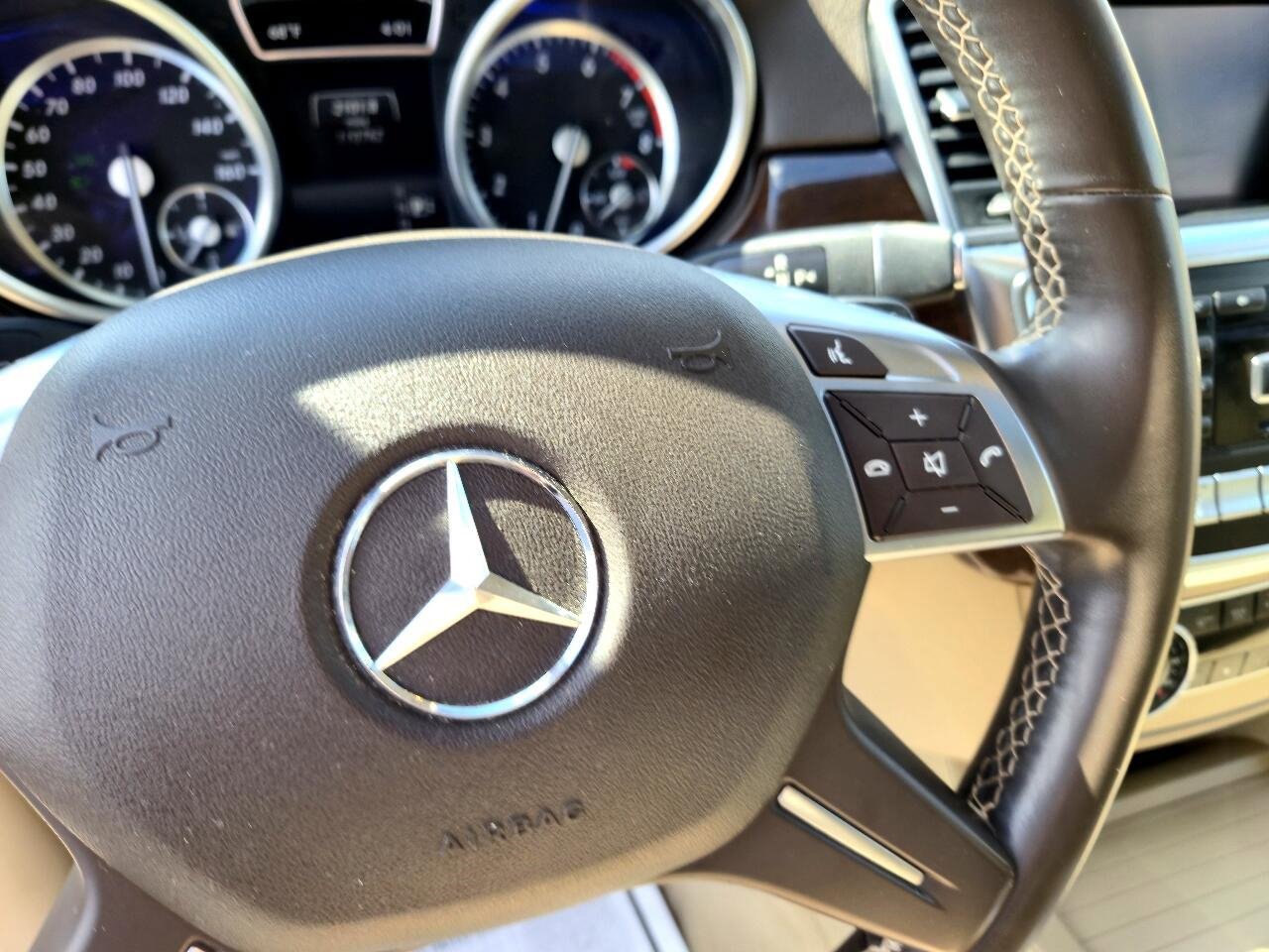 Used 2014 Mercedes-Benz ML 350 ML350 4MATIC w/ Premium 1 Package image 47