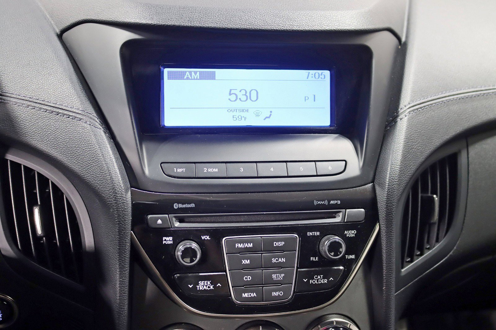 Used 2015 Hyundai Genesis 3.8 image 17