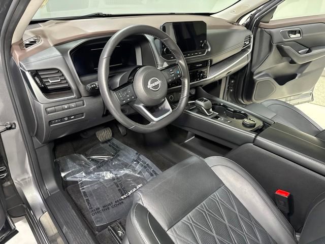 Used 2023 Nissan Rogue Platinum w/ Platinum Premium Package AWD/4WD image 14