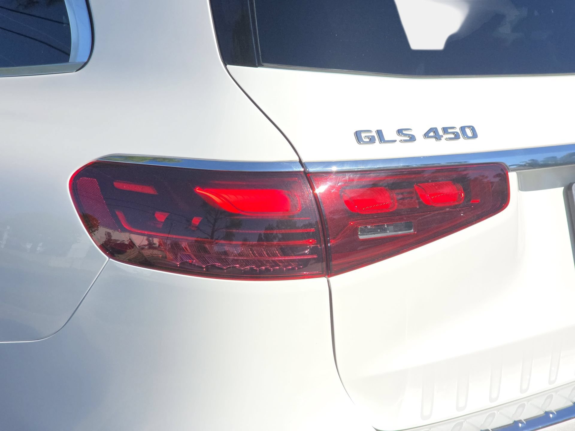 Certified 2025 Mercedes-Benz GLS 450 4MATIC image 33