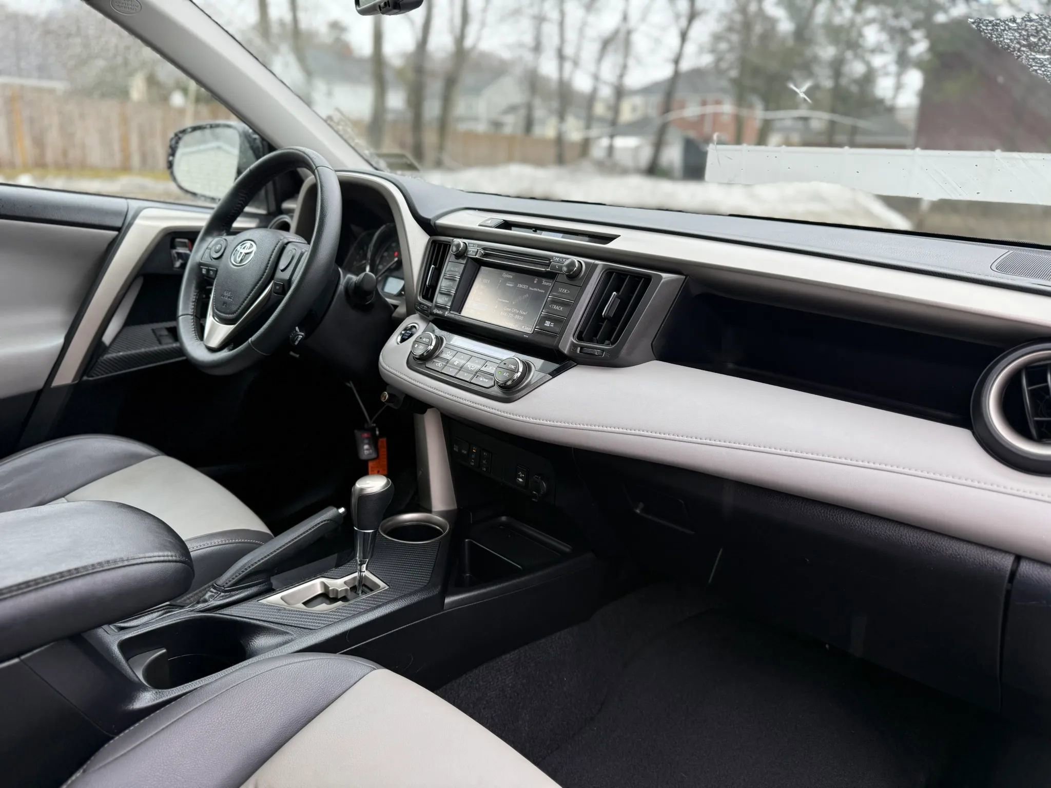 Used 2015 Toyota RAV4 Limited image 15