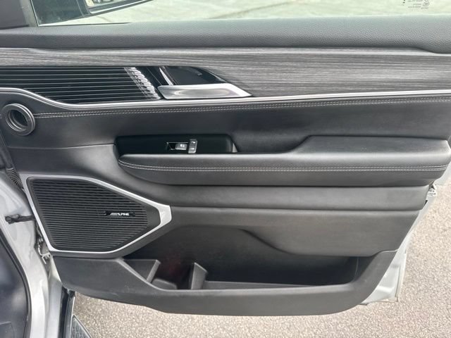 Used 2023 Jeep Wagoneer L Series II AWD/4WD image 21