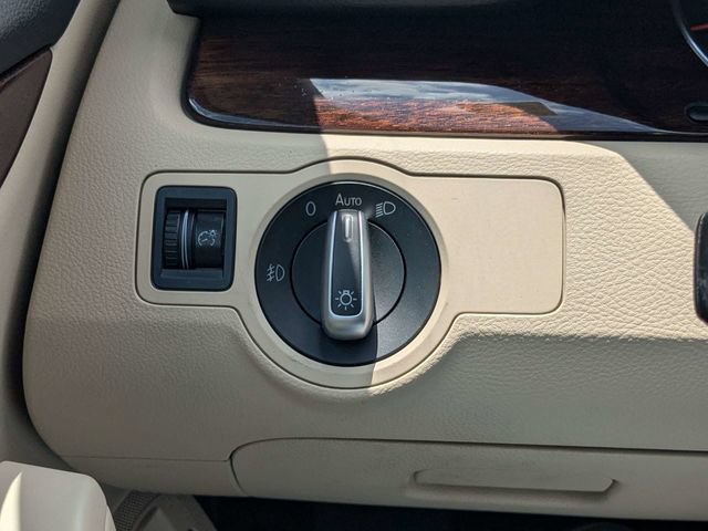 Used 2012 Volkswagen CC Lux FWD image 19