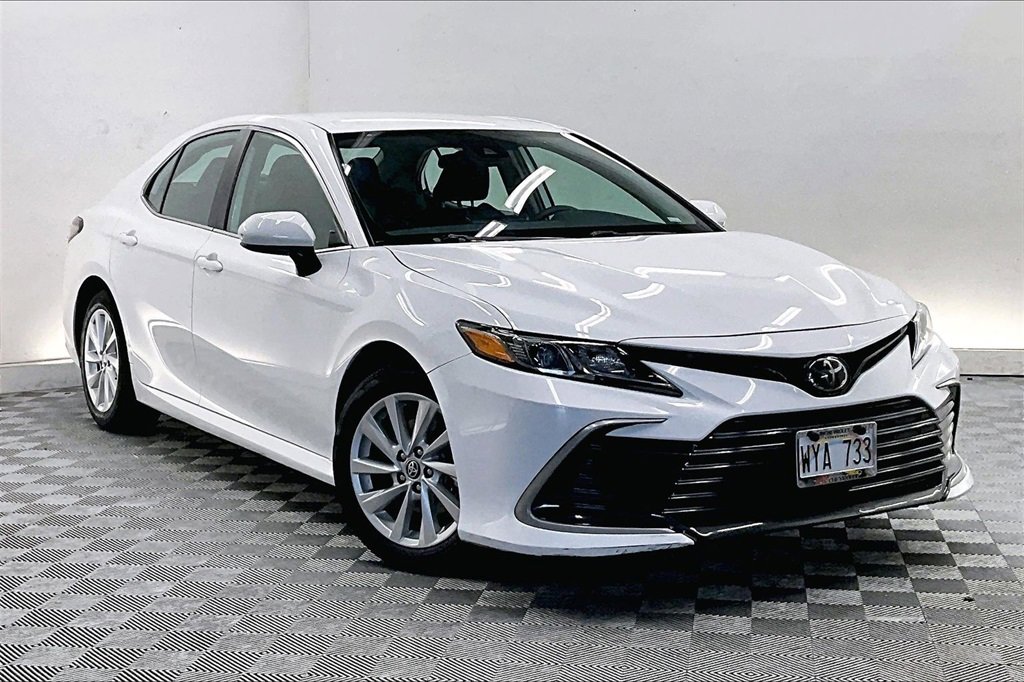 Used 2024 Toyota Camry LE image 11