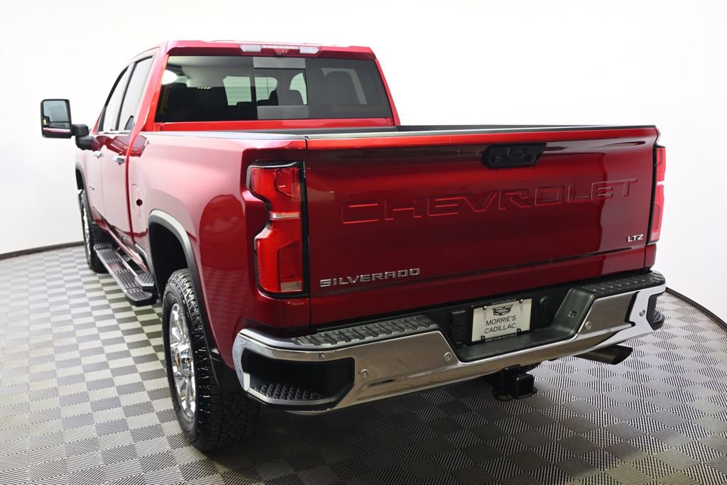Used 2025 Chevrolet Silverado 3500 LTZ w/ LTZ Premium Package image 4