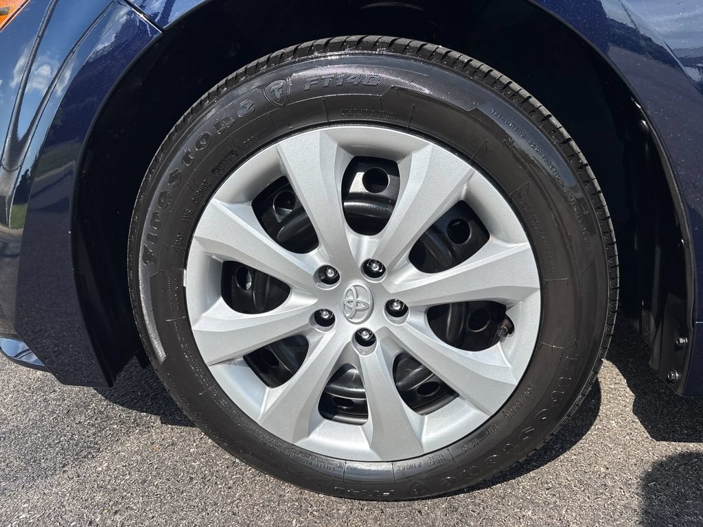 Used 2025 Toyota Corolla LE FWD image 10
