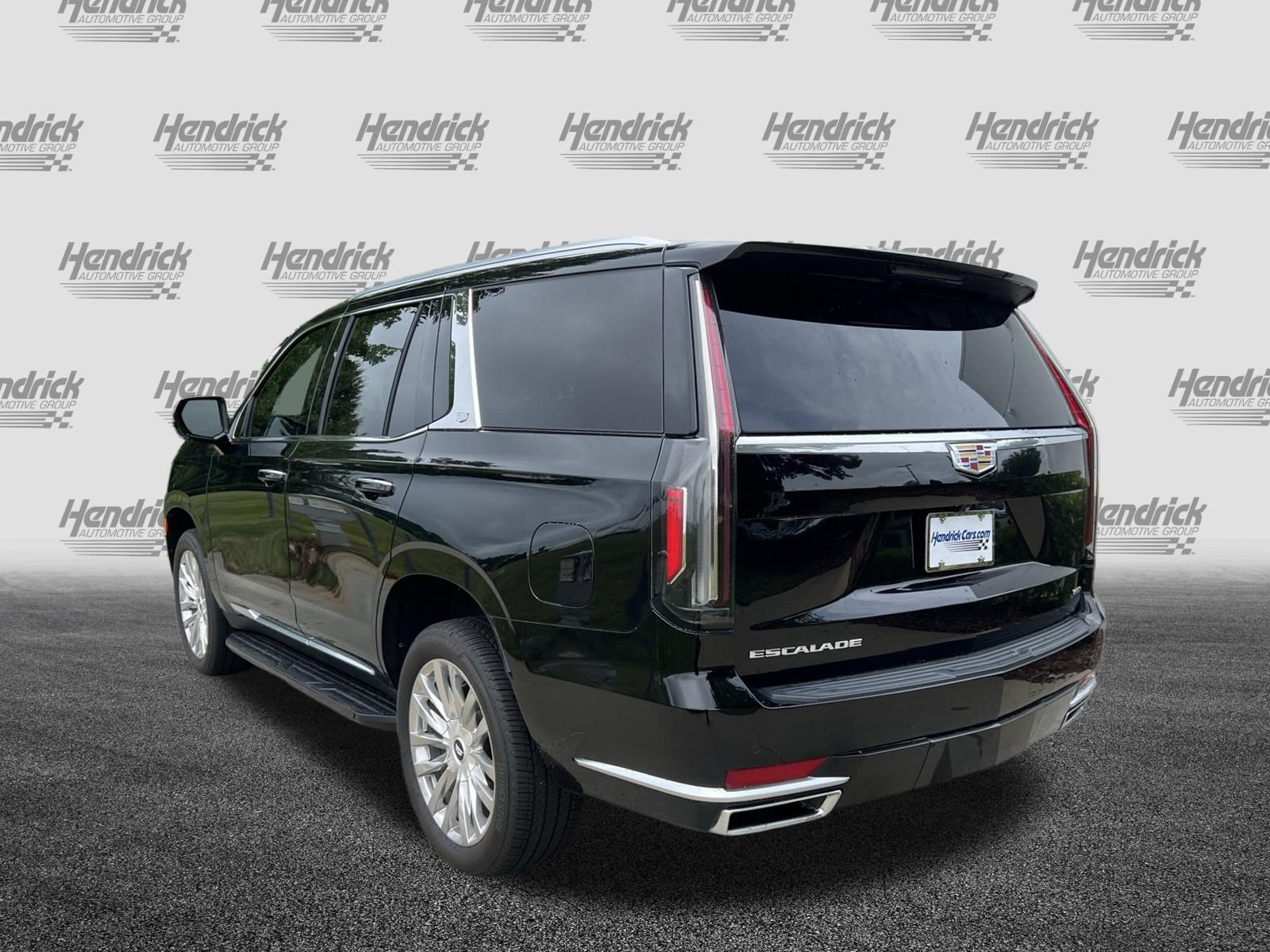 Used 2022 Cadillac Escalade Luxury w/ LPO, Illumination Package AWD/4WD image 8