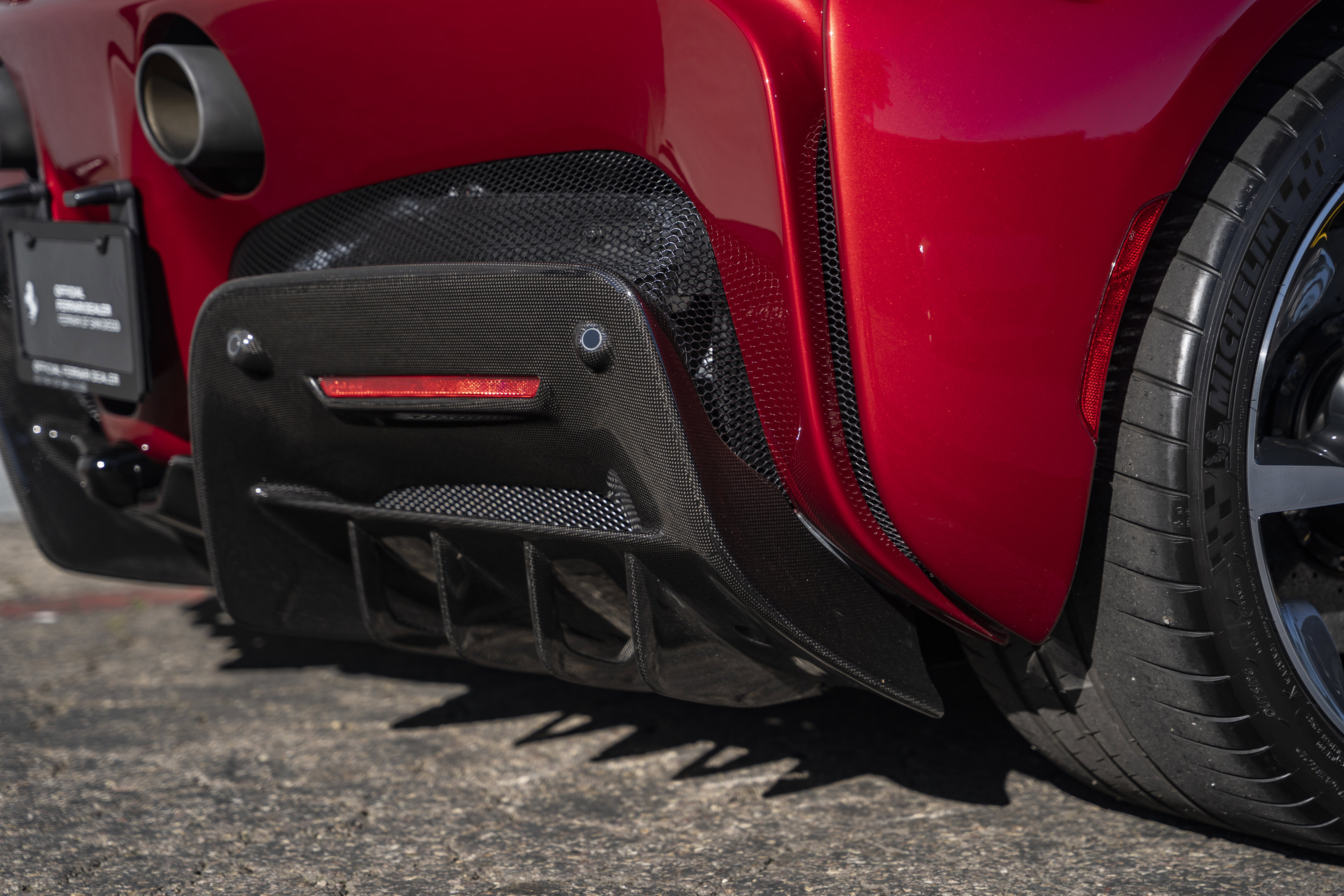 Used 2022 Ferrari SF90 Spider image 18