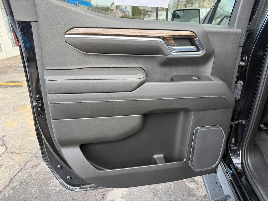 Used 2023 Chevrolet Silverado 1500 LT image 19