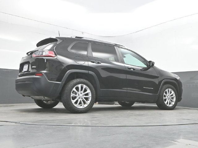 Used 2020 Jeep Cherokee Latitude FWD image 44
