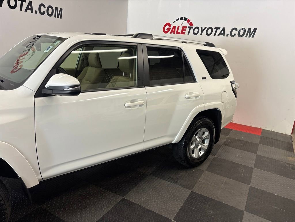 Used 2024 Toyota 4Runner SR5 Premium w/ Moonroof Package AWD/4WD image 8