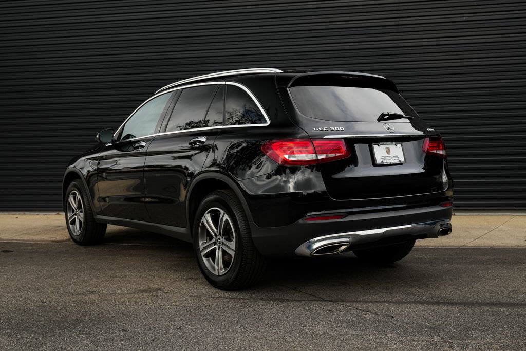 Used 2018 Mercedes-Benz GLC 300 4MATIC image 3