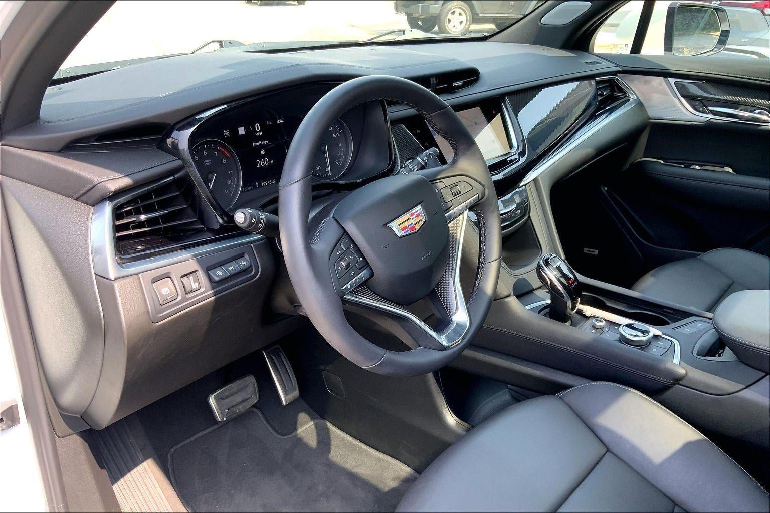 Certified 2025 Cadillac XT6 Sport w/ Technology Package AWD/4WD image 15