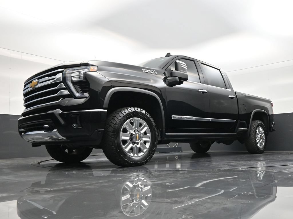 Used 2024 Chevrolet Silverado 2500 High Country w/ High Country Premium Package AWD/4WD image 17