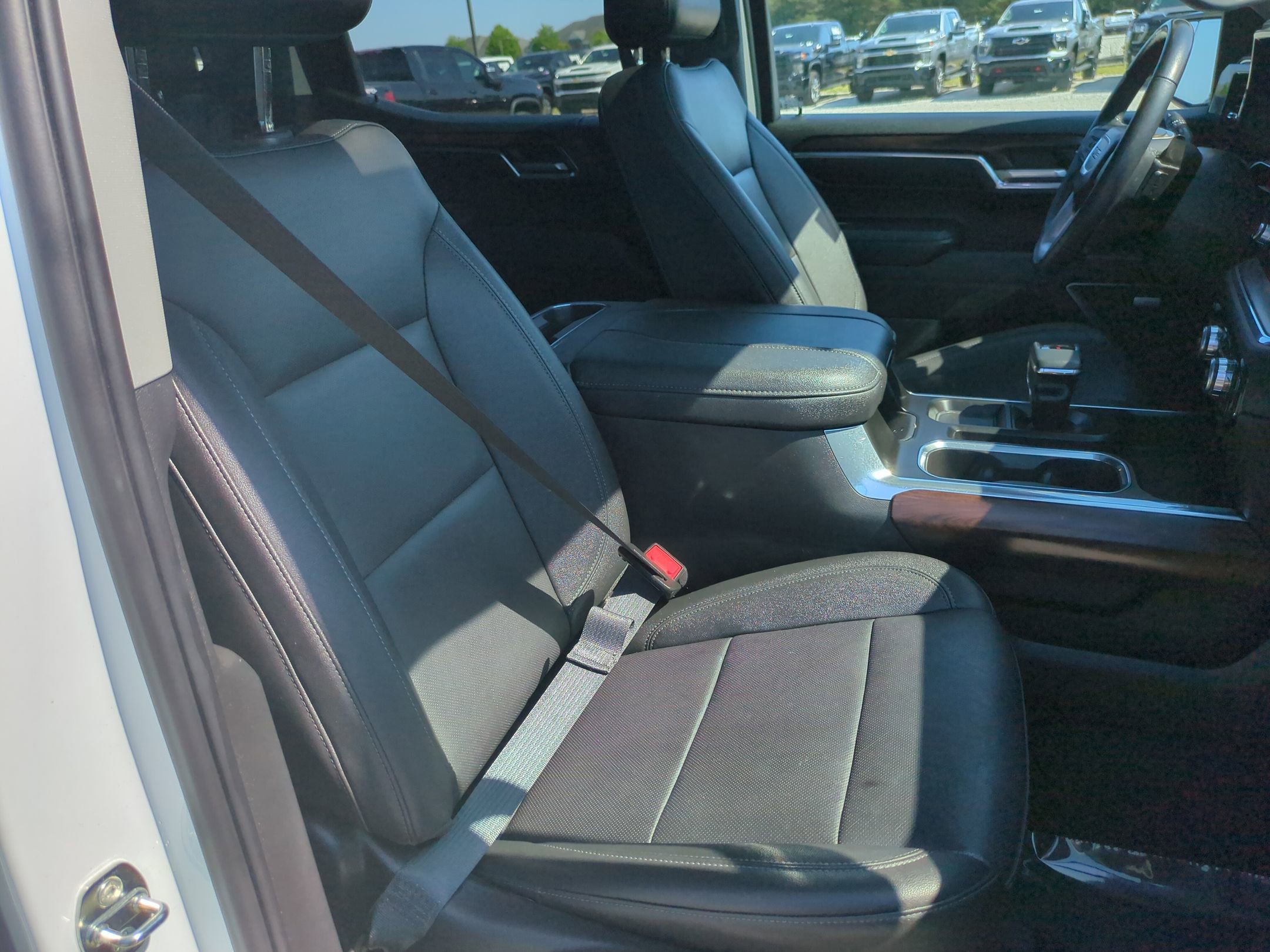 Used 2023 GMC Sierra 1500 SLT w/ SLT Convenience Package AWD/4WD image 32
