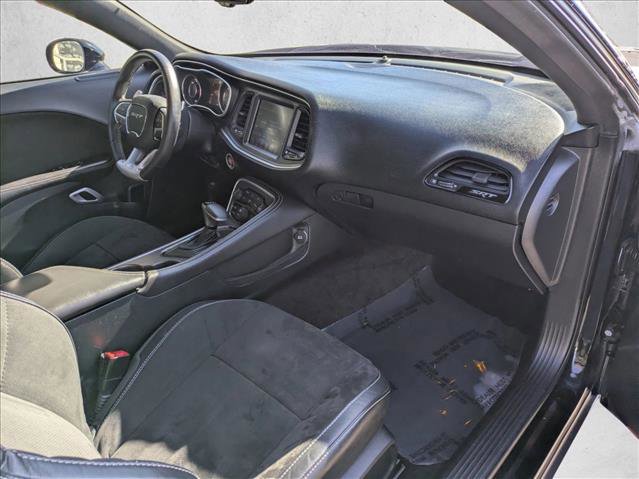 Used 2015 Dodge Challenger SRT RWD image 22