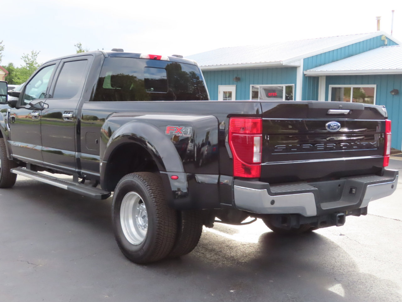 Used 2022 Ford F350 XLT w/ XLT Premium Package image 19