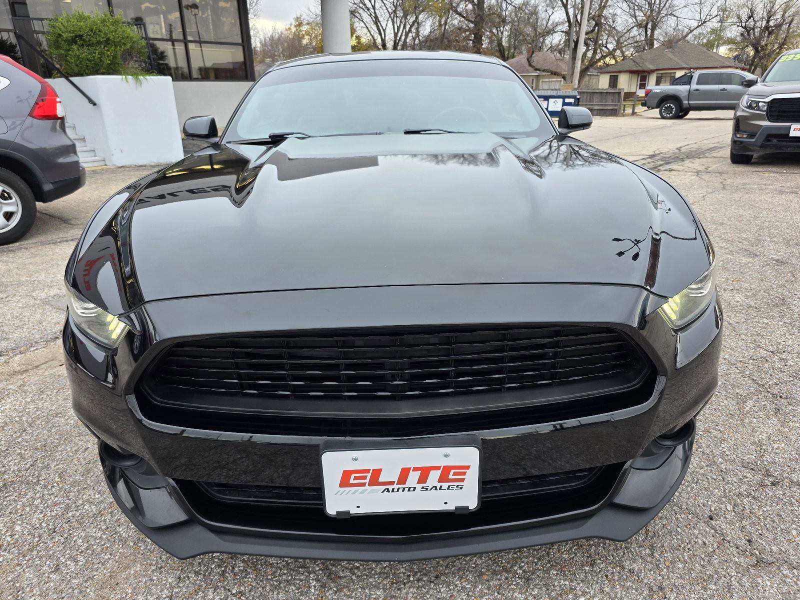 Used 2015 Ford Mustang Premium image 2