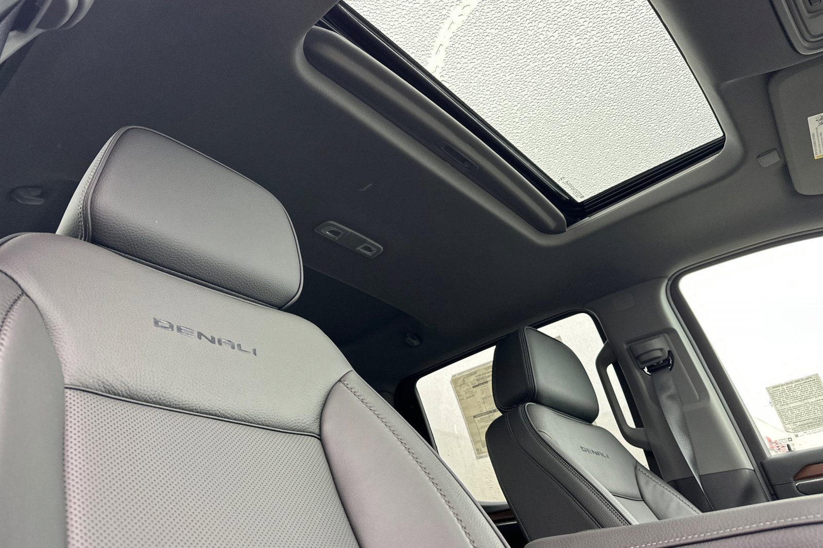New 2026 GMC Sierra 1500 Denali w/ Denali Reserve Package image 17