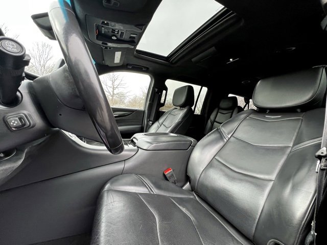 Used 2019 Cadillac Escalade ESV Platinum image 46