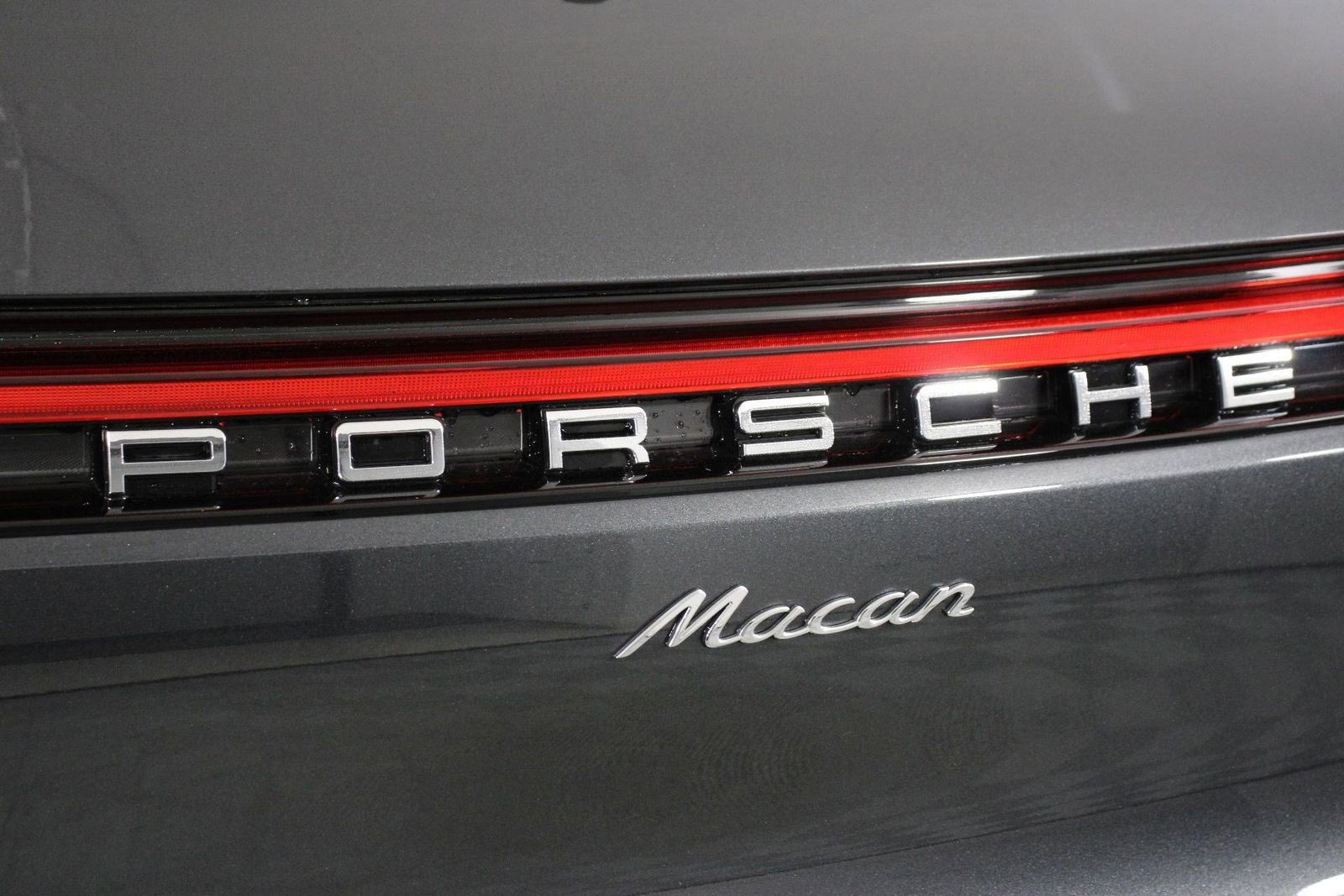 Certified 2025 Porsche Macan image 22