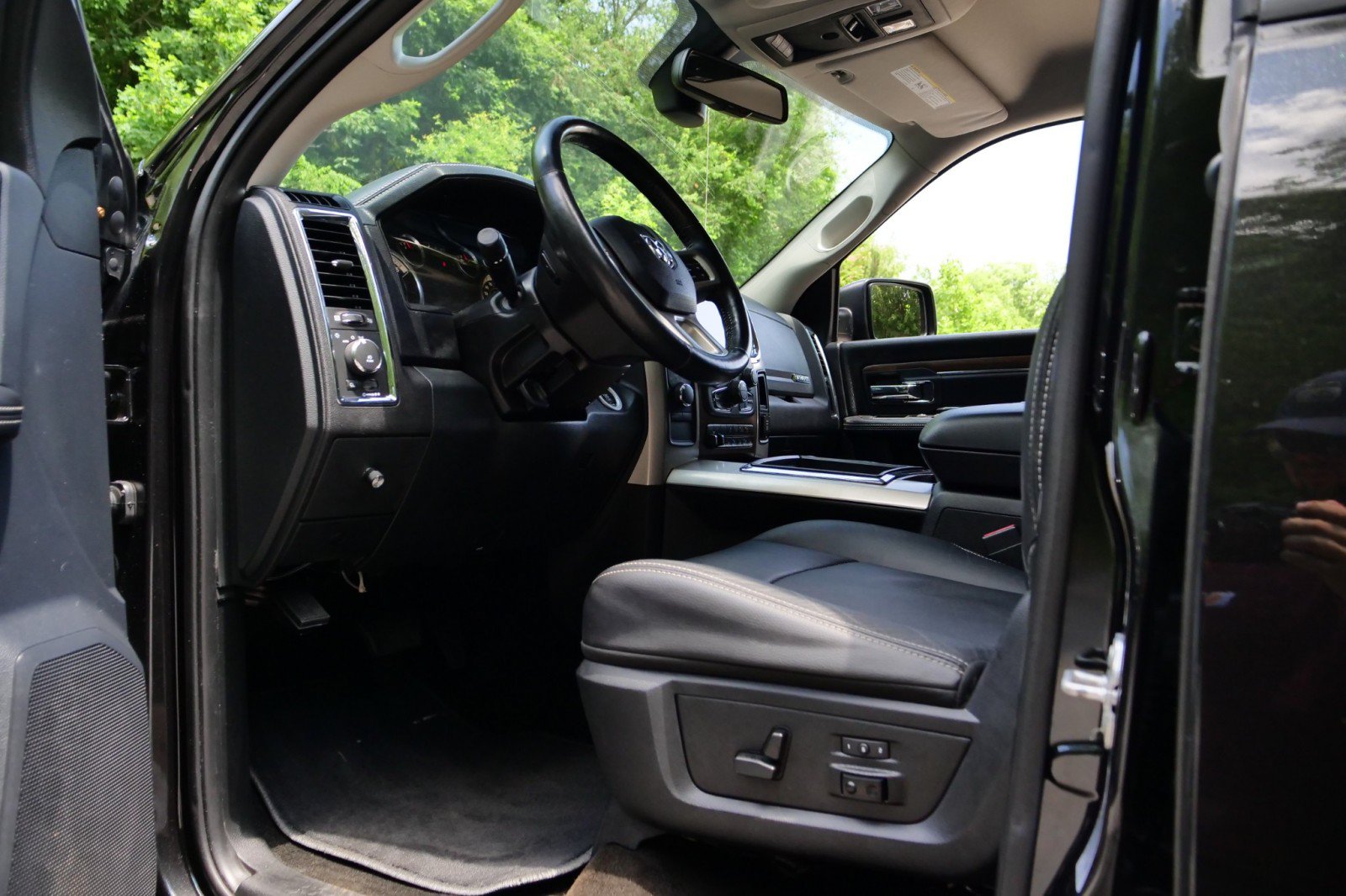 Used 2015 RAM 2500 Laramie AWD/4WD image 20