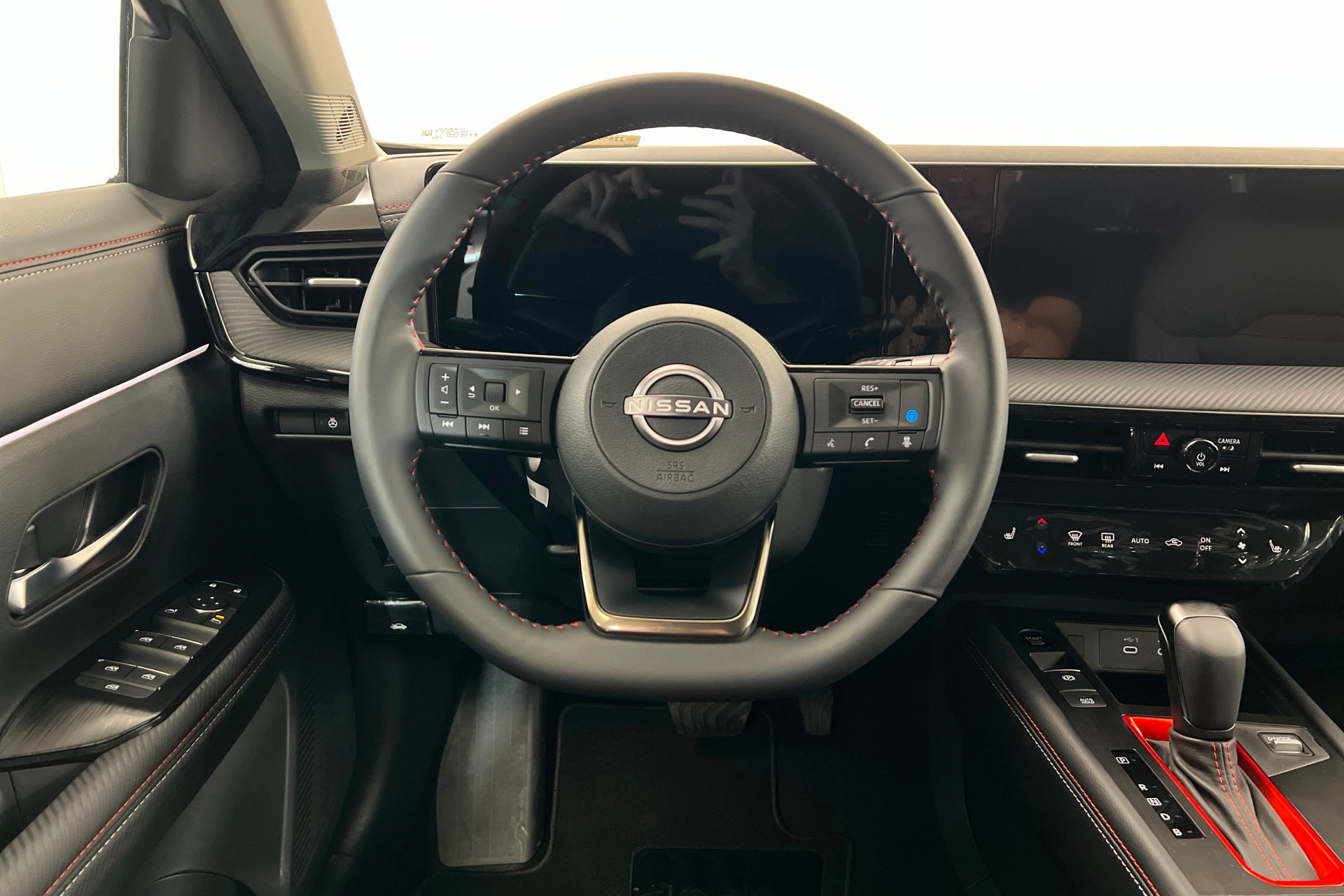 New 2026 Nissan Kicks SR w/ SR Premium Package AWD/4WD image 12