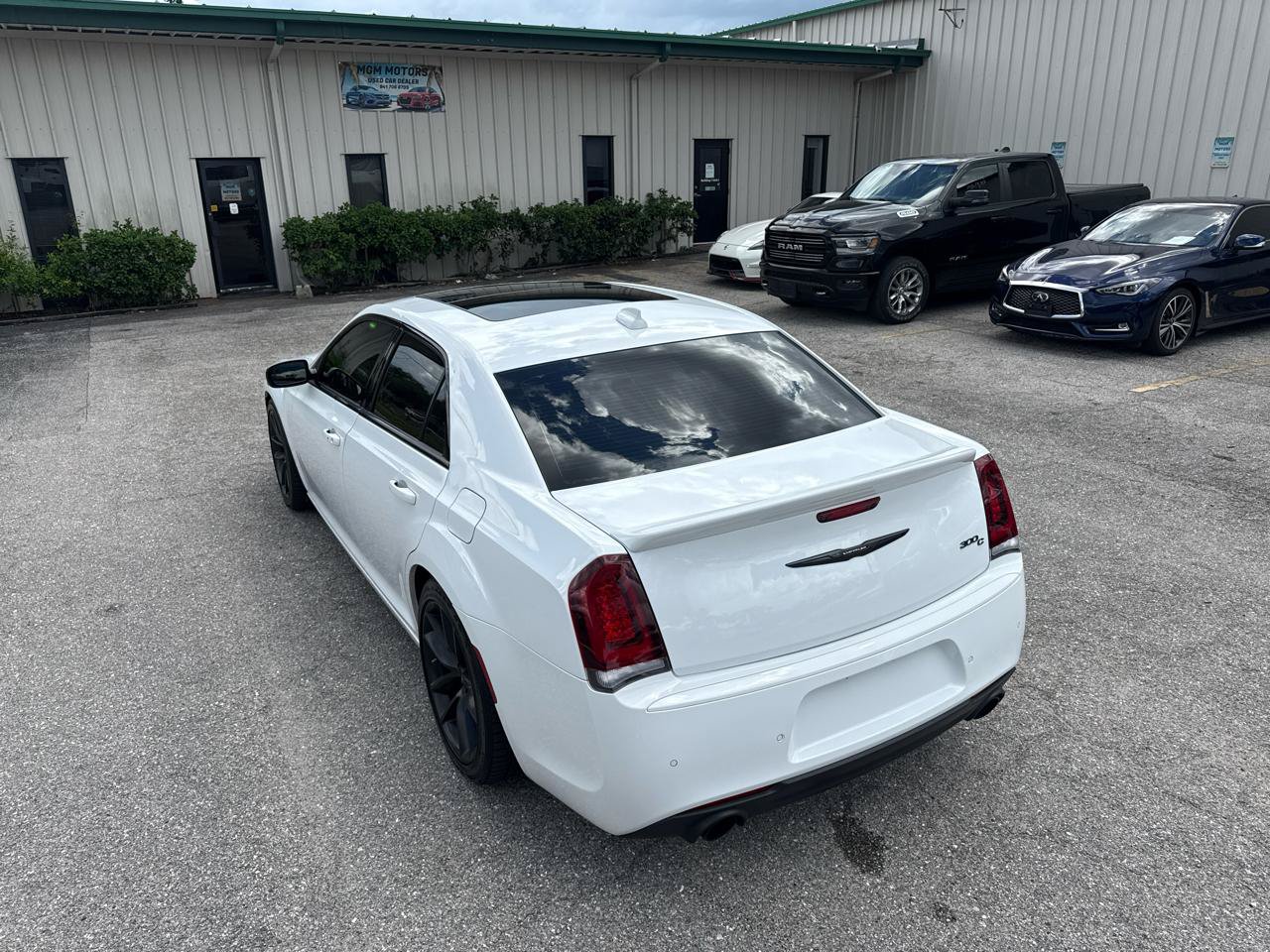 Used 2023 Chrysler 300 C RWD image 7