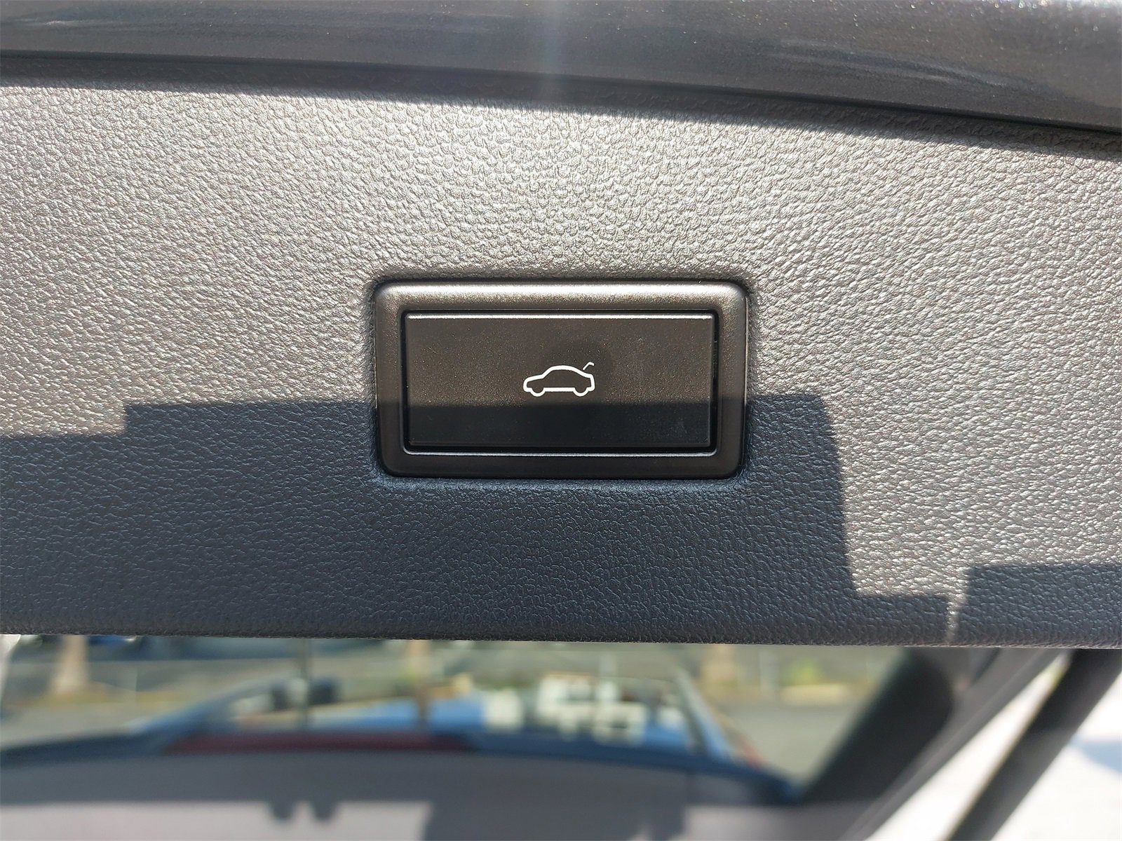 Used 2021 Volkswagen Tiguan SEL image 14