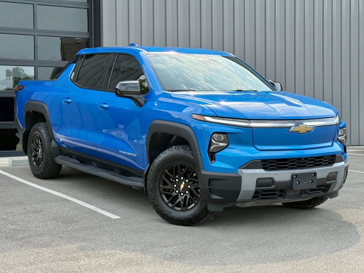 Used 2026 Chevrolet Silverado EV LT AWD/4WD image 2