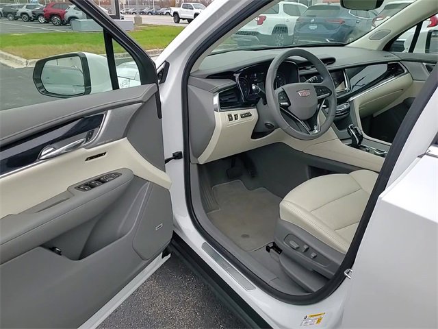 Certified 2022 Cadillac XT6 Premium Luxury w/ Technology Package image 12