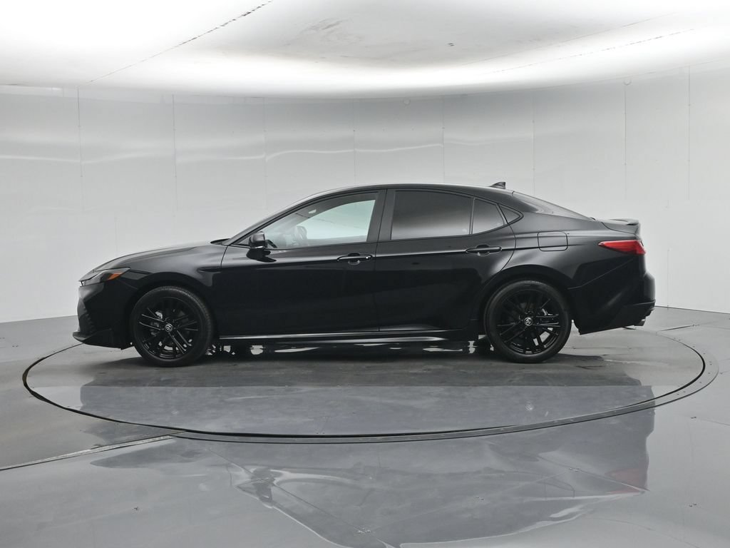 Used 2026 Toyota Camry SE FWD image 30