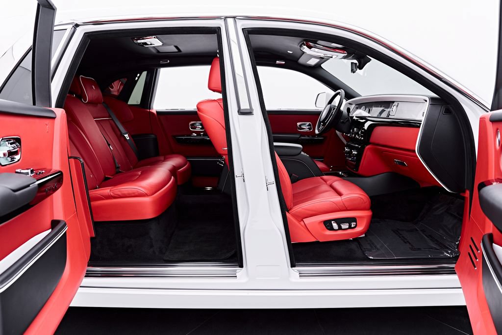 Used 2021 Rolls-Royce Phantom Sedan RWD image 37