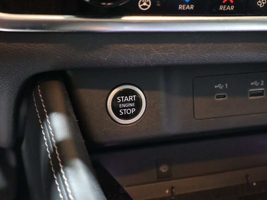 Used 2023 Nissan Rogue Platinum w/ Platinum Premium Package AWD/4WD image 29
