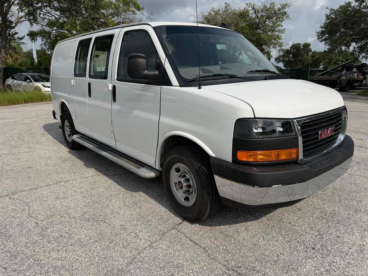 Used 2025 GMC Savana 2500 w/ Driver Convenience Package RWD image 2