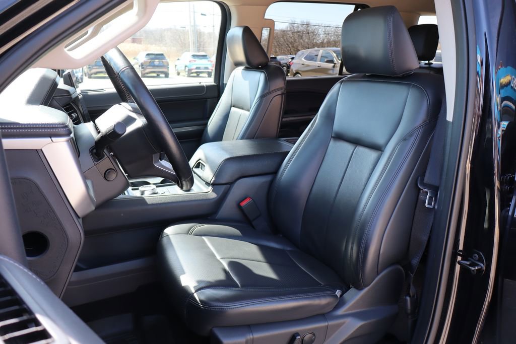 Used 2022 Ford Expedition Max XLT image 12