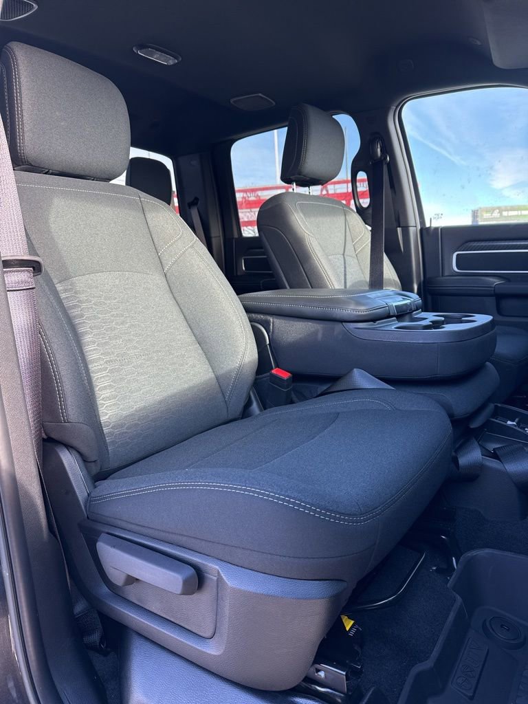 New 2026 RAM 3500 Big Horn AWD/4WD image 23