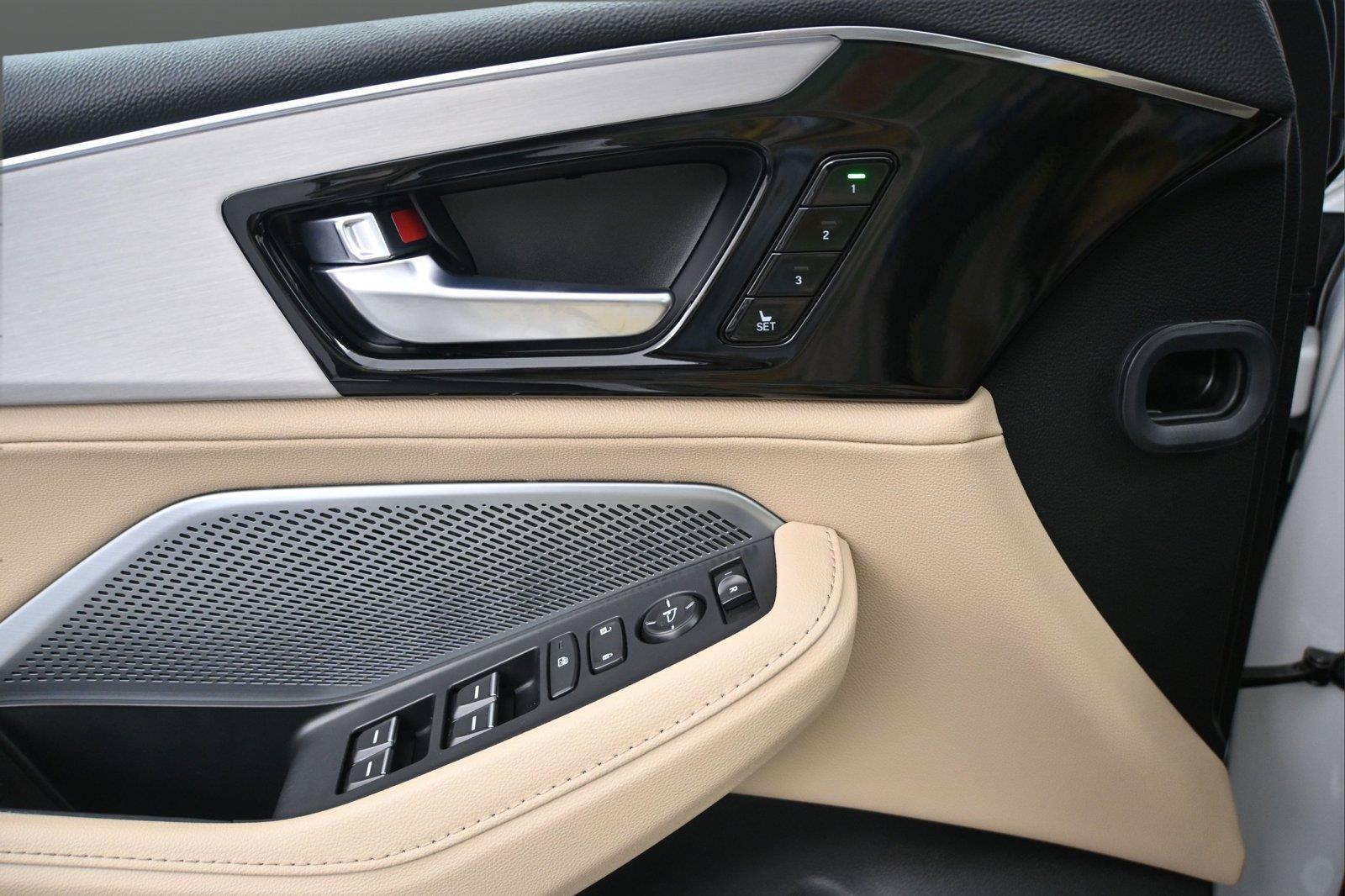 Certified 2025 Acura MDX SH-AWD image 7