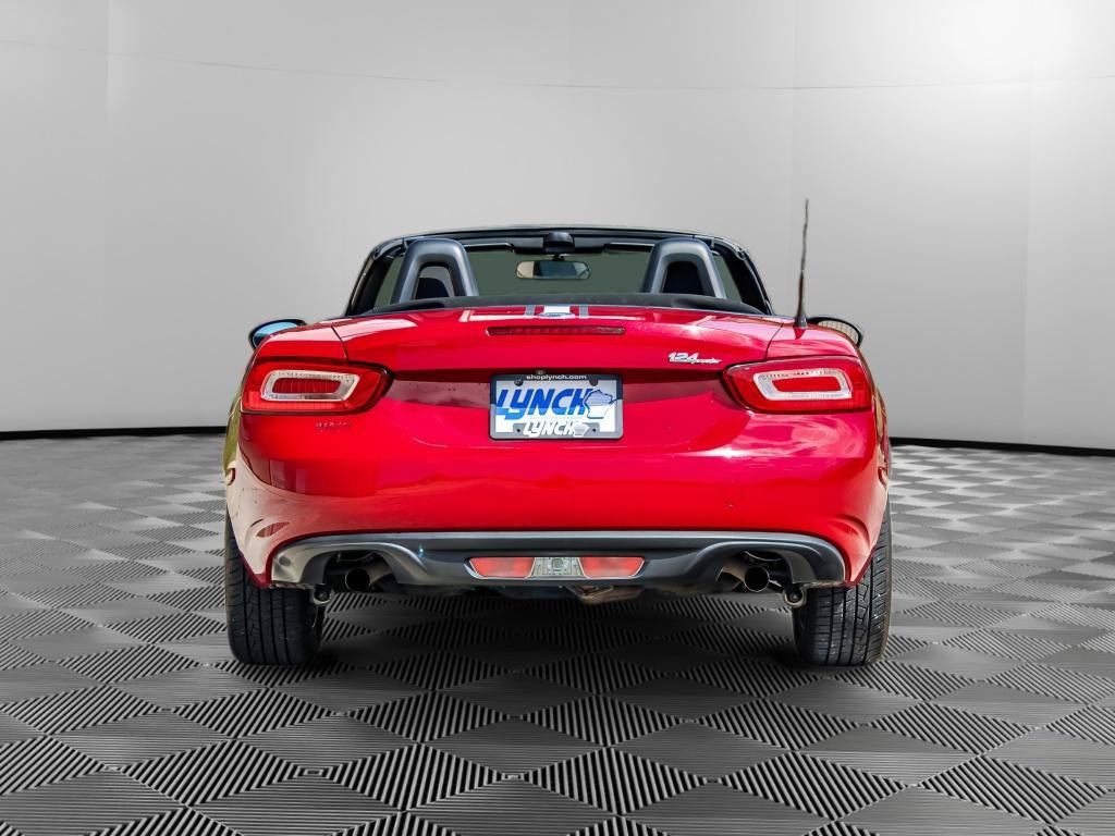 Used 2019 FIAT 124 Spider Classica RWD image 3