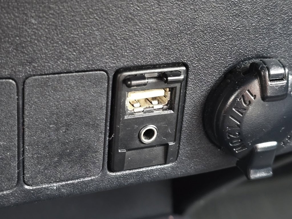 Used 2018 Toyota RAV4 Limited image 10