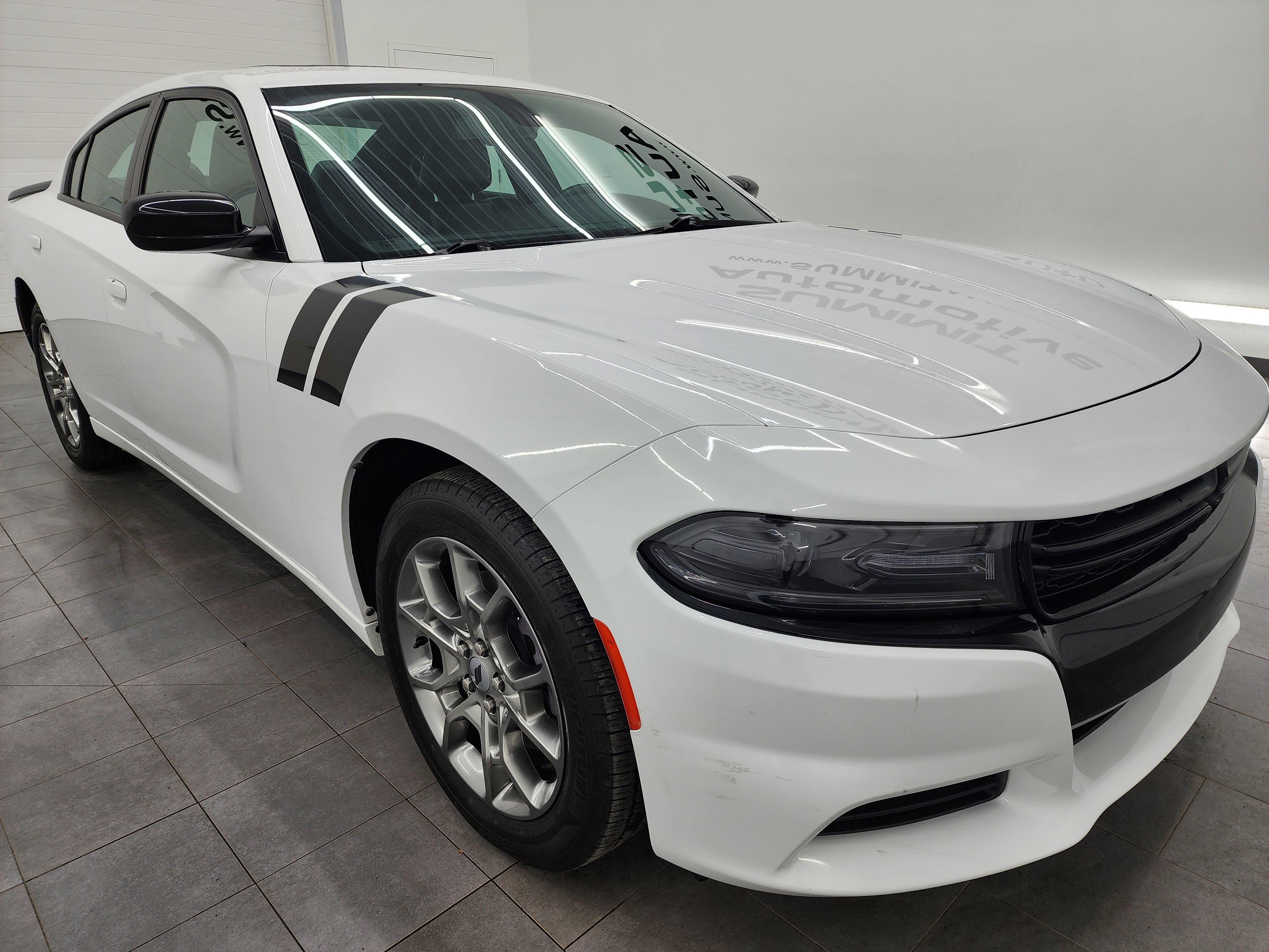 Used 2017 Dodge Charger SXT w/ AWD Plus Group image 2