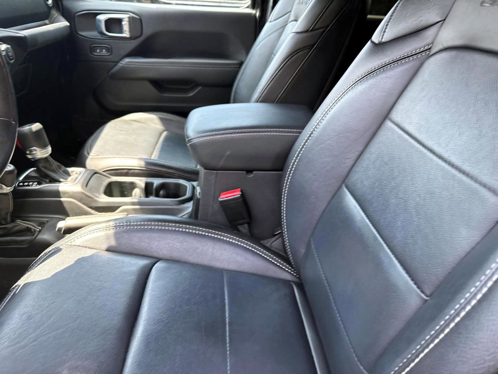 Used 2022 Jeep Wrangler Unlimited Sahara w/ Cold Weather Group image 10