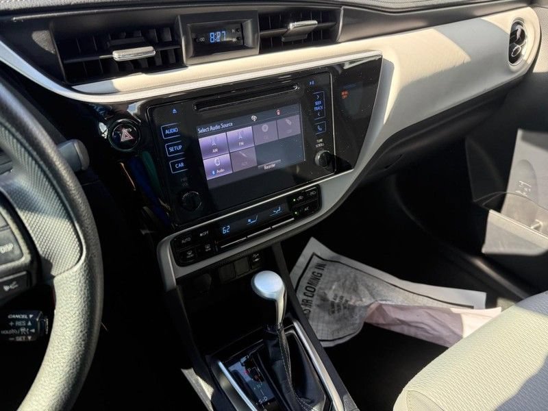Used 2018 Toyota Corolla LE FWD image 25