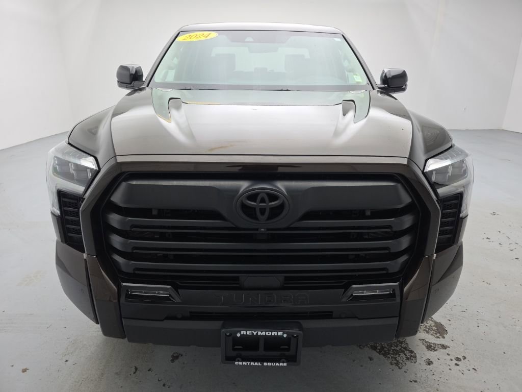 Used 2024 Toyota Tundra Limited AWD/4WD image 4