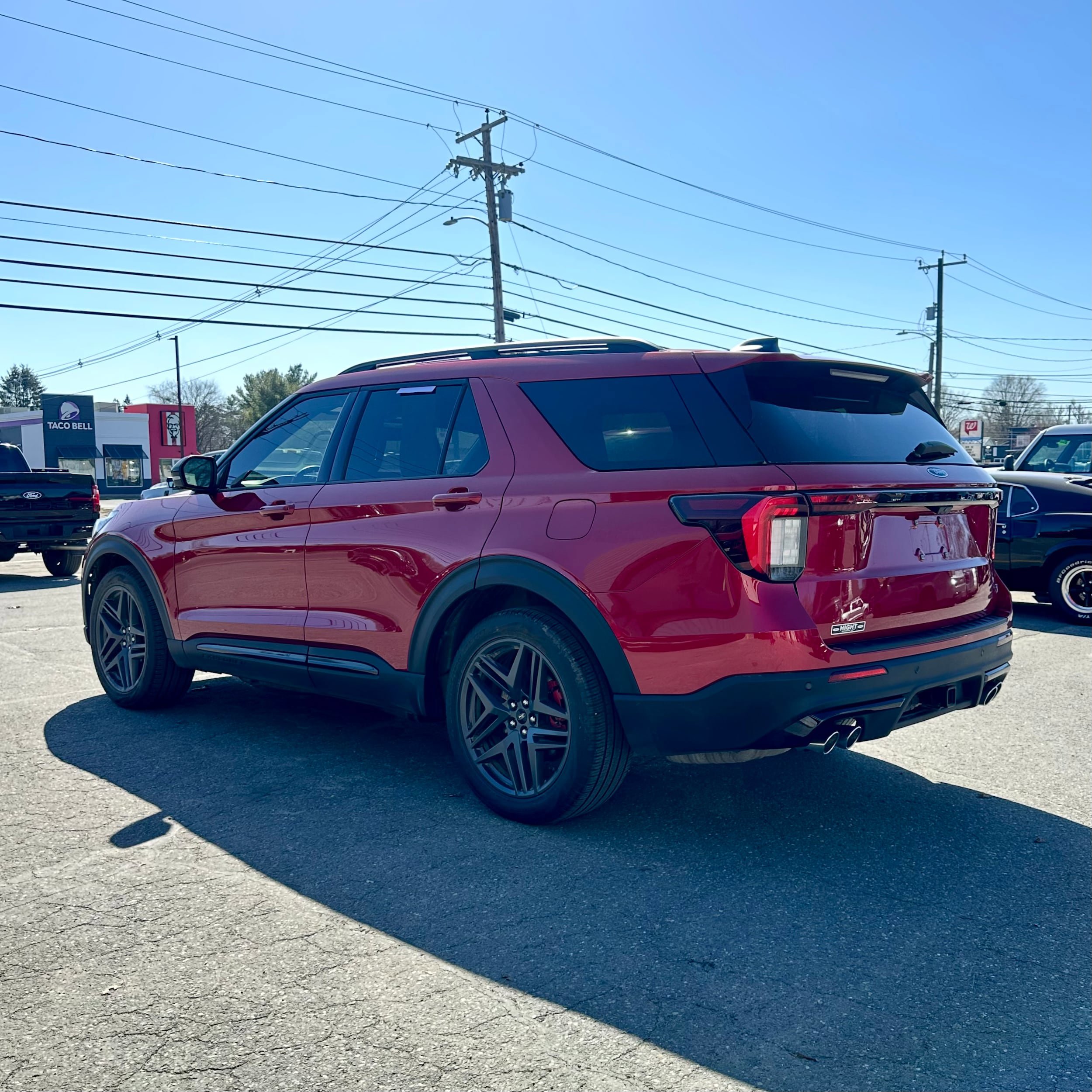Used 2025 Ford Explorer ST AWD/4WD image 5