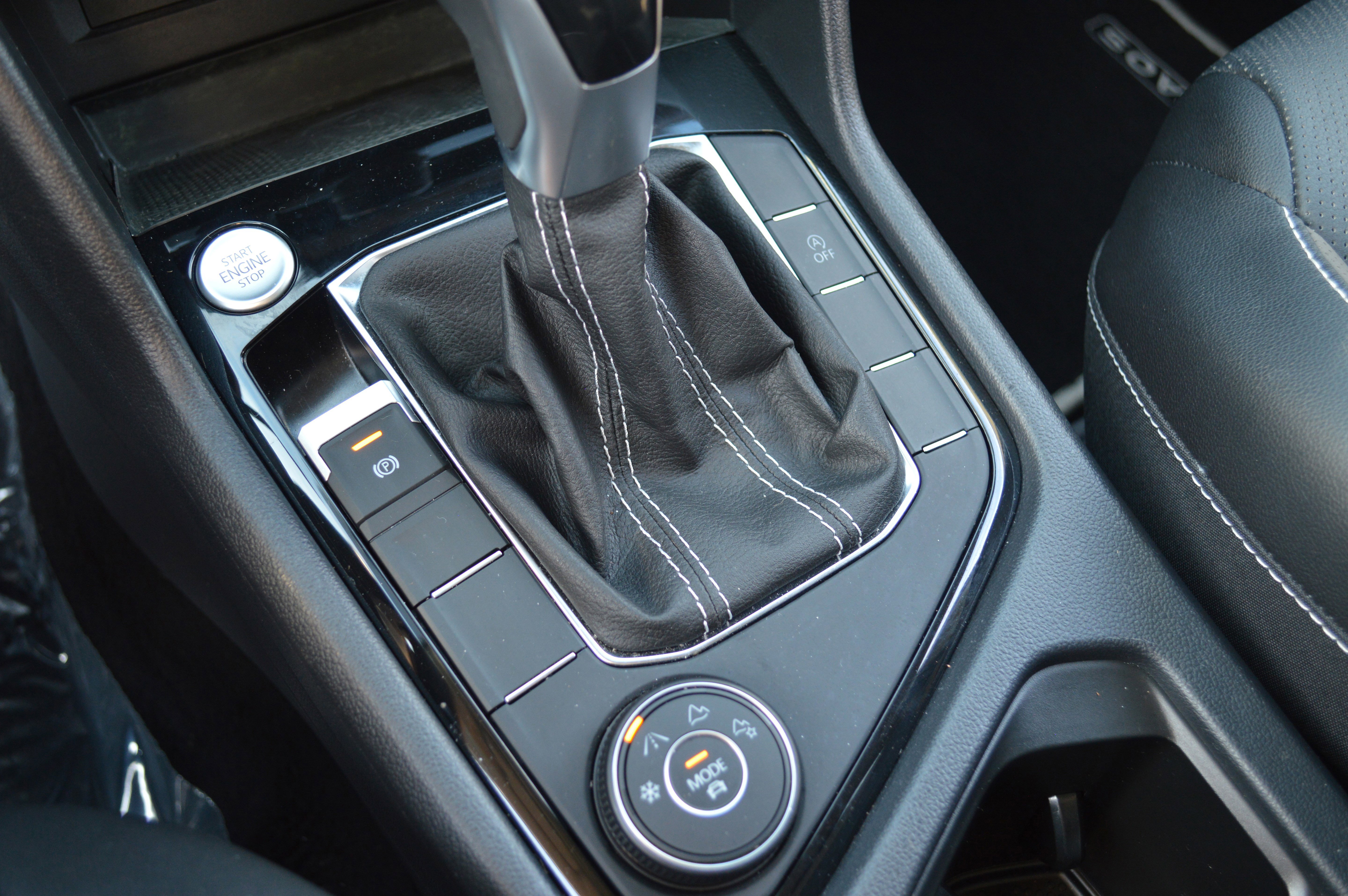 Used 2022 Volkswagen Taos SEL image 59