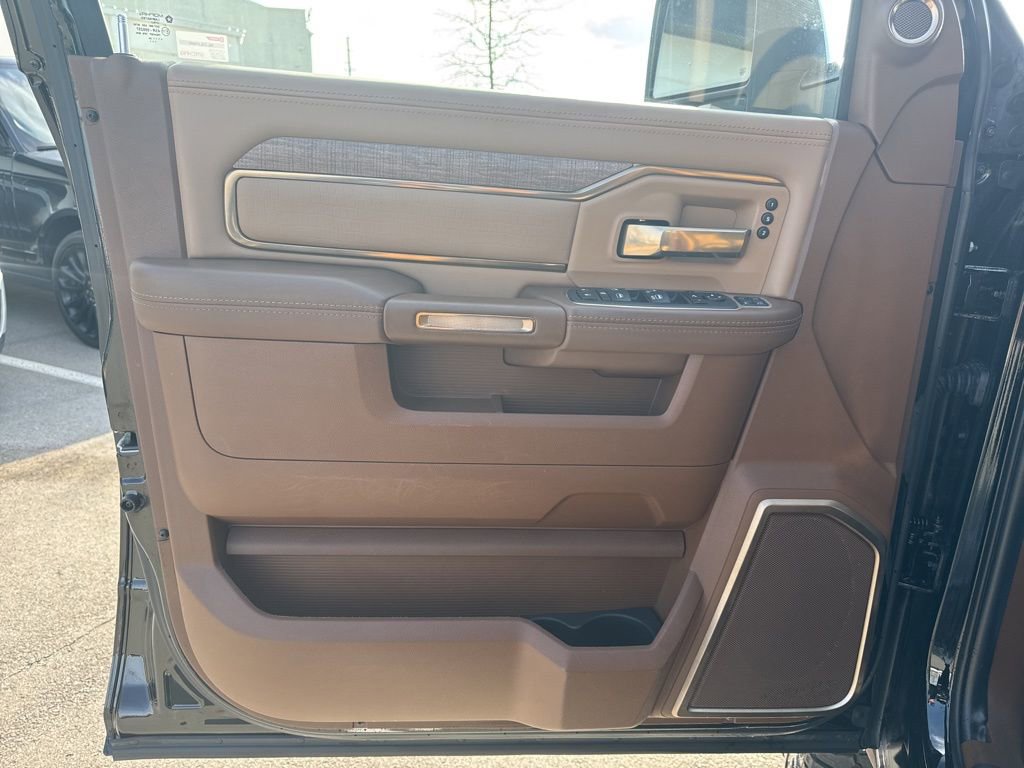 Used 2024 RAM 2500 Limited image 10